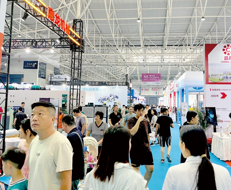 展會(huì)匯聚了來自世界各地的1500余家頂尖橡塑供應(yīng)商-拷貝